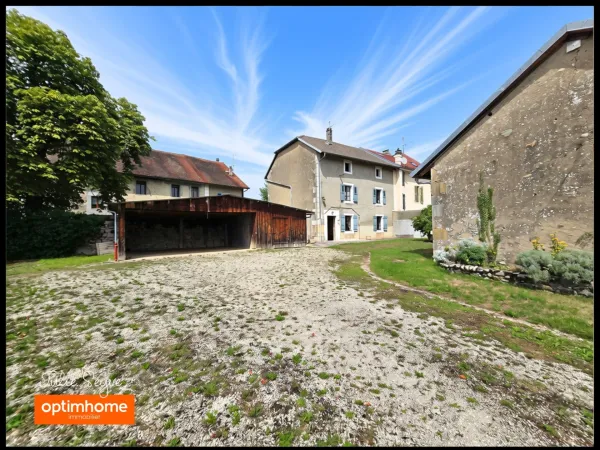 Maison à fort potentiel - 127m² évolutifs à 200m², annexe aménageable , vue Golf, proximité Genève