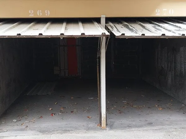 LOCATION DOUBLE GARAGE 23m²