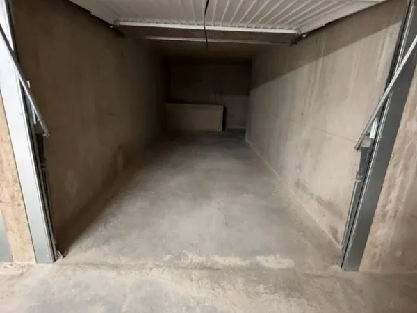Garage 20m2 dans une résidence sécurisée à Moulin à Vent