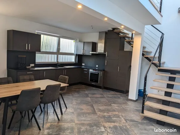 Bel appartement indépendant de type 2 pièces meublé avec terrasse cave