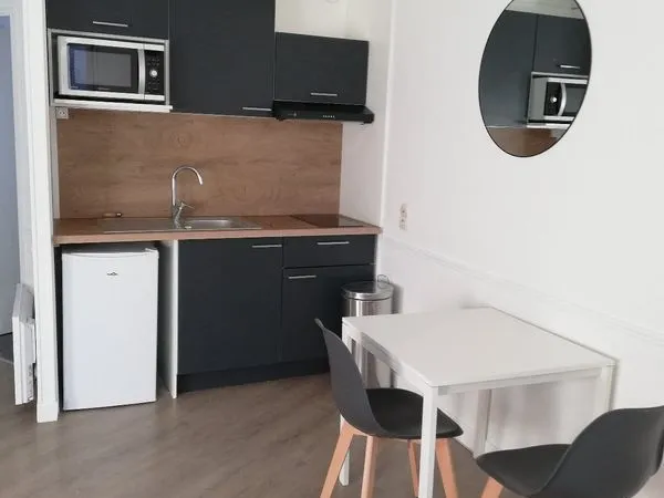 ✨ À louer - Studio meublé récemment rénové de 21 m² - Emplacement idéal en centre-ville
