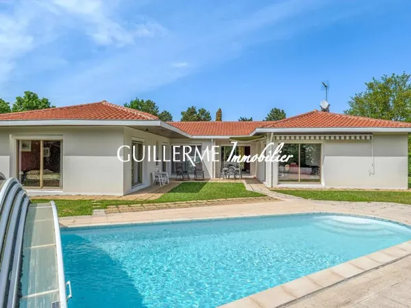 Vends villa - 180.85 m² - 6 pièces, 4 chambres - Dardilly 69570