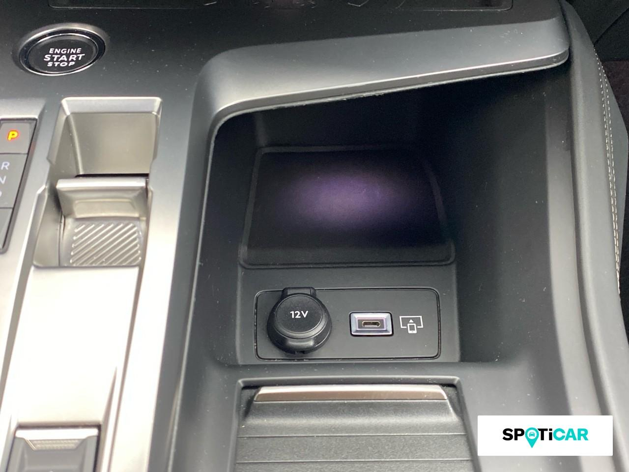 Peugeot 308 phev 180ch allure pack e-eat8 — photo 17