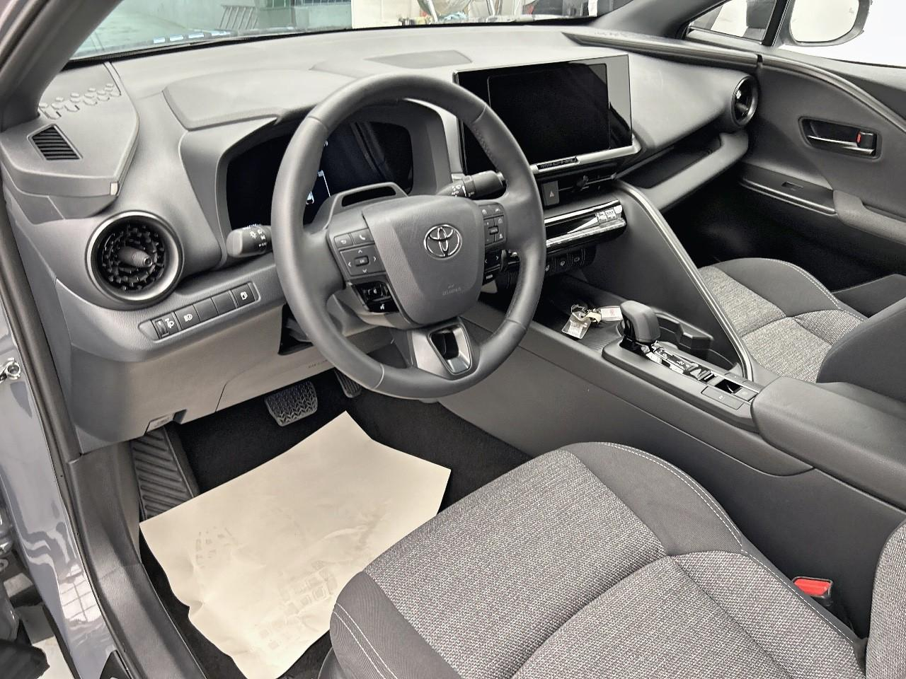 Toyota C-Hr hybride 140 design — photo 9