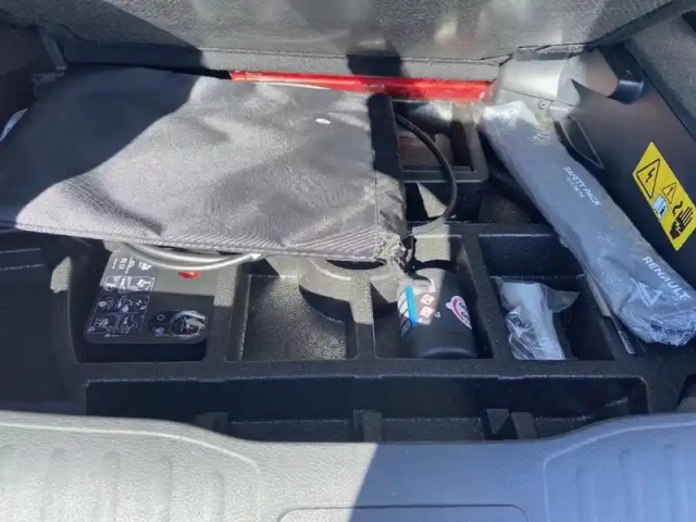Jeep Renegade 1.3 turbo t4 190 ch phev bva6 4xe eawd limited — photo 27