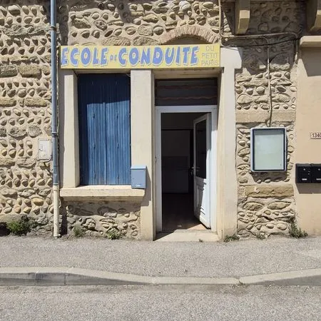 Local commercial/bureau/stockage Jarcieu plein centre 31m2