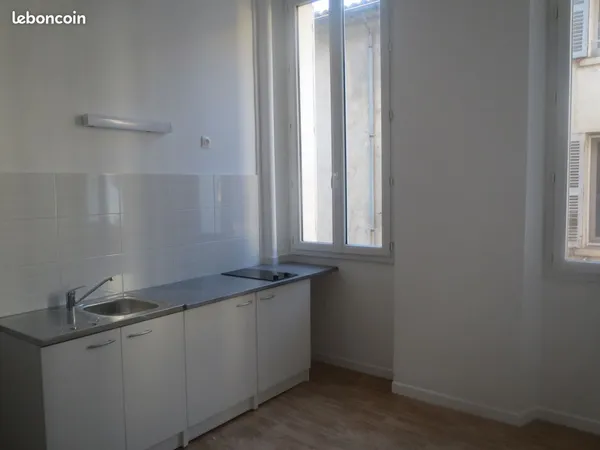 Location T2 TOULON CENTRE