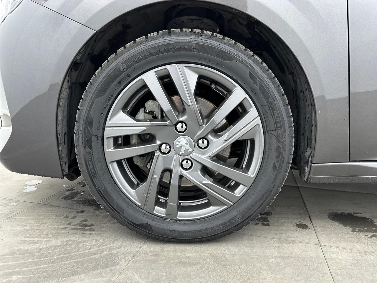 Peugeot 208 puretech 100 s&s bvm6 style — photo 14