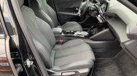 Peugeot 2008 1.2 PureTech 130ch S&S GT EAT8 — photo 15