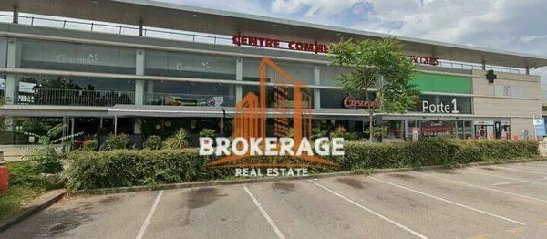 Local commercial 176 m²