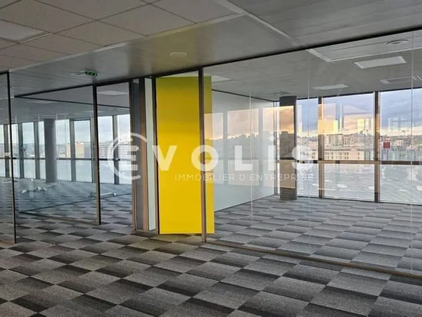 Bureaux 243 m²