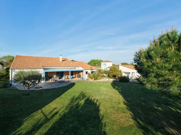 Maison 12 pièces 360 m²