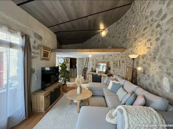 Maison en pierre atypique à Fuilla – Coup de cœur assuré !