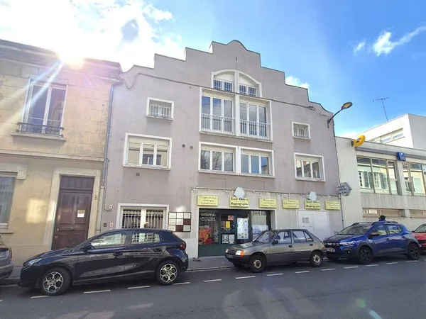 Local commercial 148 m²