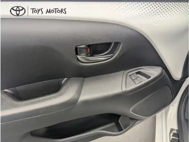 Toyota Aygo x-play 1.0 72 ch bva5 — photo 7
