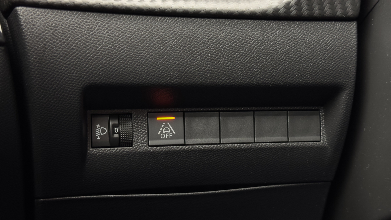 Peugeot 208 PureTech 100 S&amp;S EAT8 — photo 15