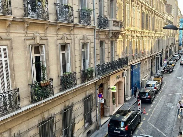 Studio 1 pièce 28 m²
