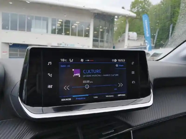 Peugeot 208 puretech 75 s&amp;s bvm5 style — photo 11