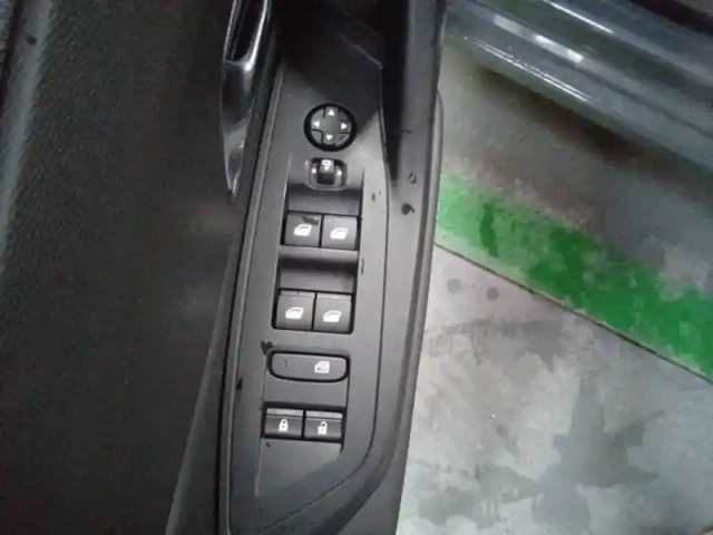 Peugeot 308 hybrid 145 e-dcs6 — photo 20