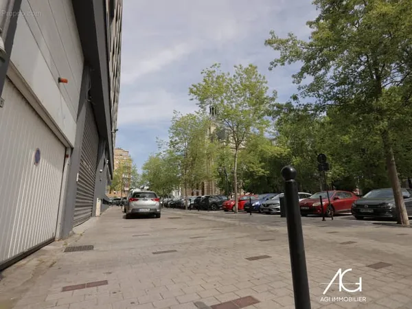 9 places de parking en sous-sol hyper centre de tourcoing face à la mairie