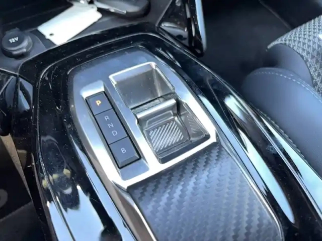 Peugeot 208 electrique 50 kwh 136ch — photo 2