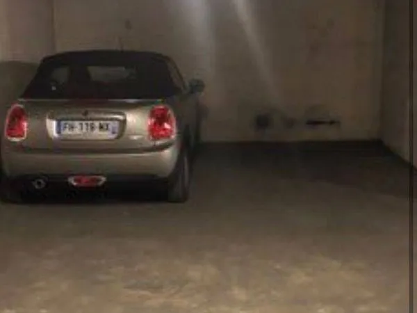 Parking 12 m²