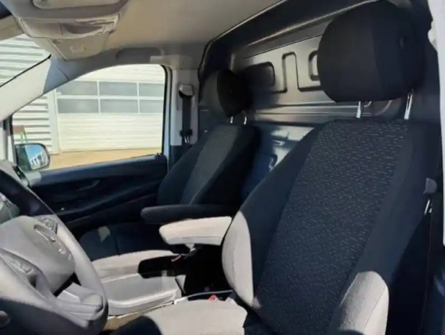 Mercedes Vito fourgon 114 cdi long bvm6 rwd — photo 9