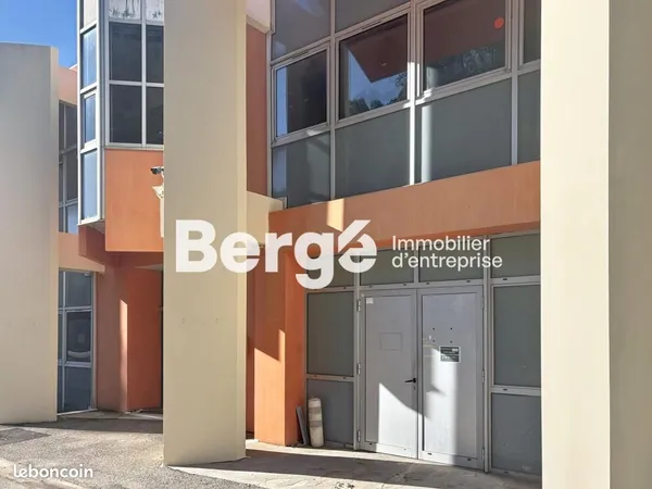 Bureaux 2 352 m²