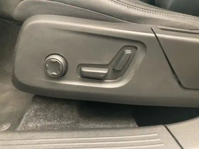 Volvo Xc40 d4 adblue awd 190ch business geartronic 8 — photo 13