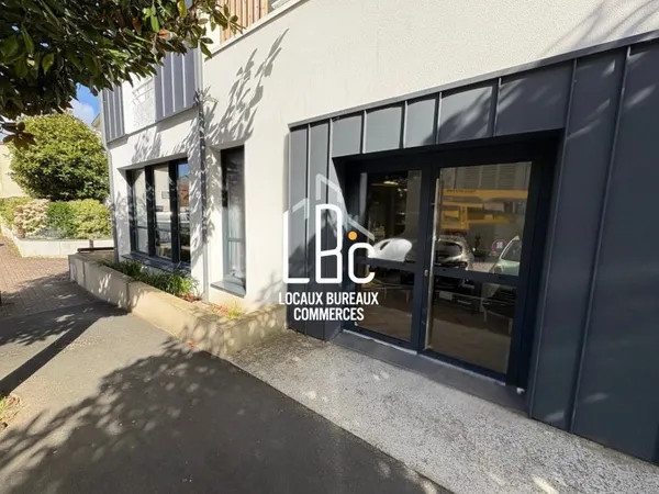 Local commercial 150 m²