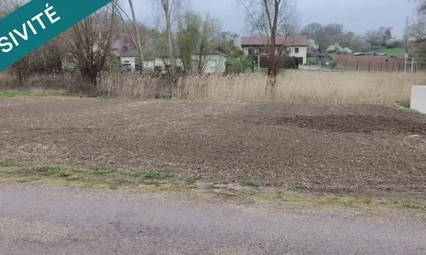 Jolie terrain plat constructible et viabilisé