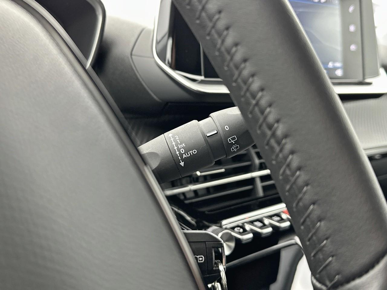 Peugeot 208 puretech 100 s&s bvm6 allure — photo 22