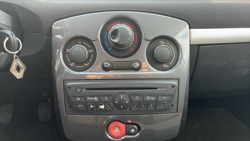Renault Clio 1.5 DCI 90 - Expression – 2012 – 144000 km – Diesel – Boîte Manuelle — photo 19