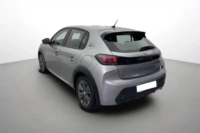 Peugeot 208 electrique 50 kwh 136ch — photo 4
