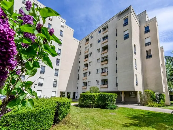 FRANCONVILLE - Résidence Cadet de Vaux 3 - Appartement trois pièces avec parking en sous-sol et cave