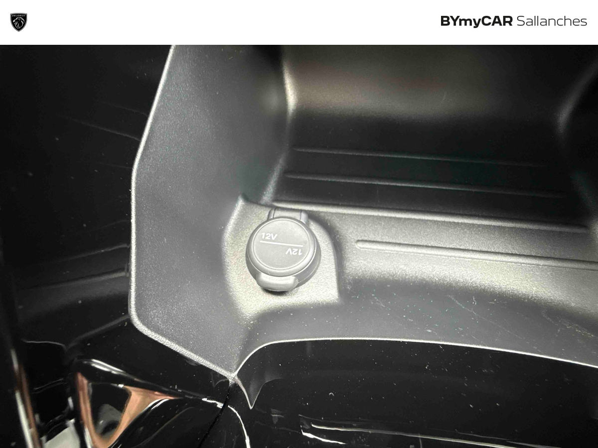 Peugeot 208 Hybrid 145 ch e-DCS6 — photo 32