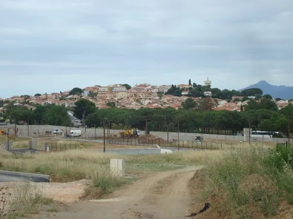Terrain 700 m²