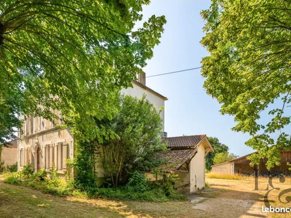 Maison 9 pièces 250 m²