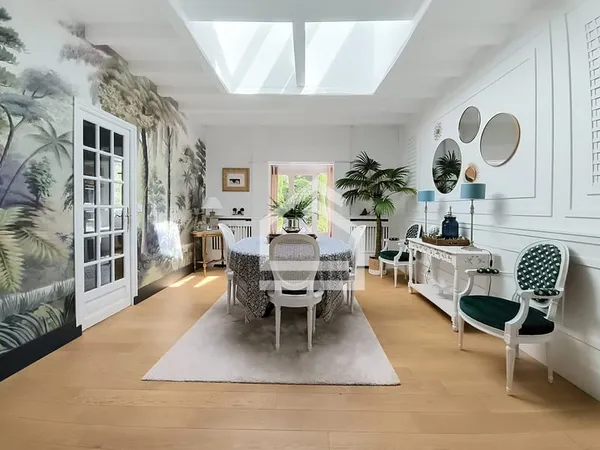 Villa de plain-pied 317m2 avec piscine Parc Féau Mérignac