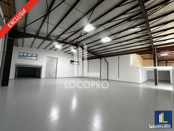 A LOUER - LOCAL D'ACTIVITE - 1680 M2 - TERRAIN 1600 M2 - PARKING - VALBONNE