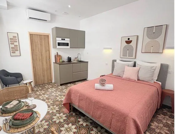 Studio centre ville la roquette