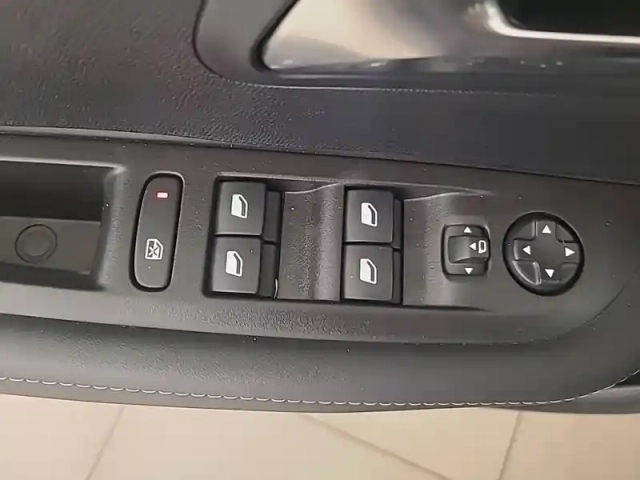 Peugeot 208 hybrid 110 ch e-dcs6 — photo 68