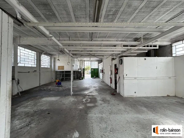 Local 255 m²