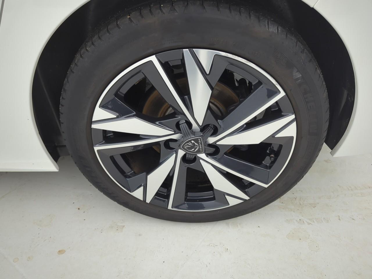 Peugeot 308 puretech 130ch s&s eat8 allure — photo 23