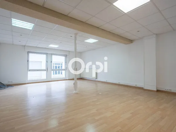Local professionnel 69 m²