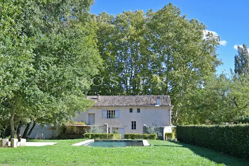 Maison 20 pièces 380 m²