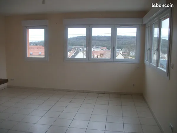 LOCATION Appartement F3 DUPLEX S JUST EN CHAUSSEE