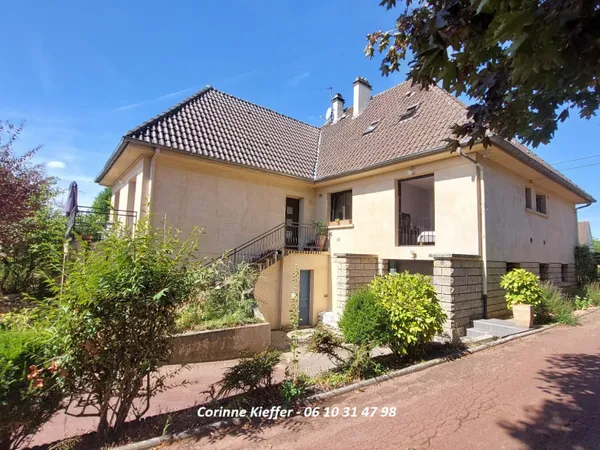 Maison 8 pièces 196 m²