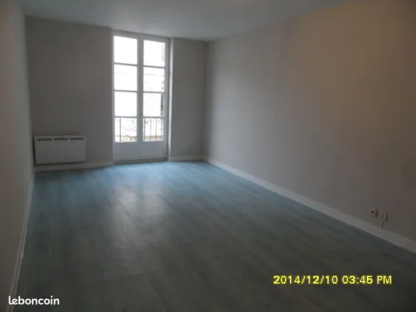 Appartement centre ville laval