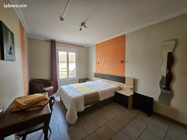 Chambre et salle d'eau